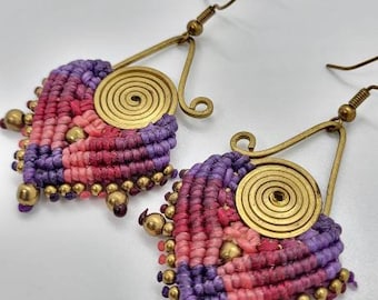 Shanti macrame earrings / Colorful woven earrings / Macrame jewelery / Fabric earrings / Festival earrings / Boho / Gipsy earrings / Gift