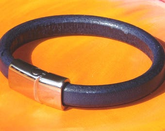 Mens / Ladies Chunky Navy Blue flat leather & stainless steel bracelet by Lyme Bay Art.