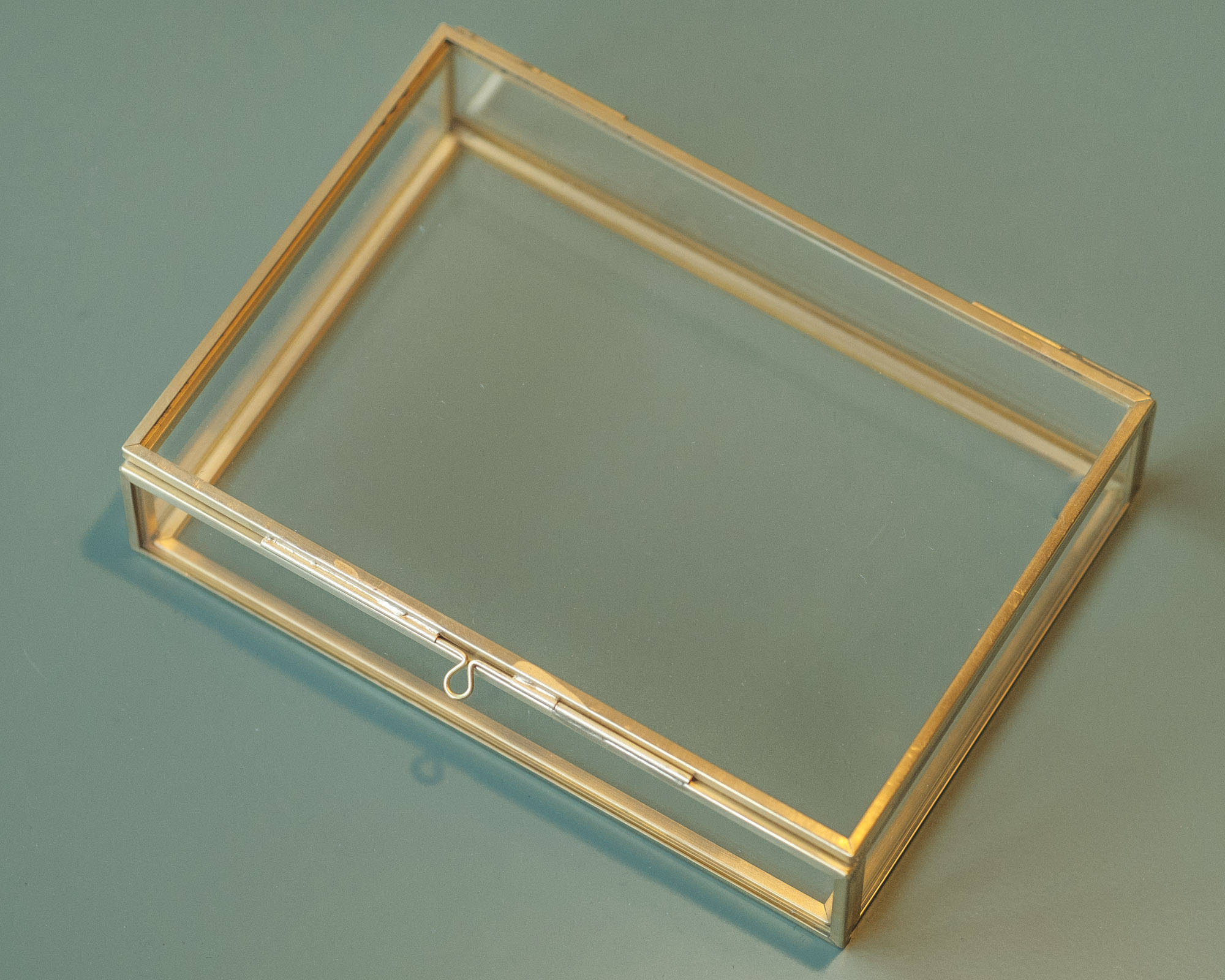 5x7 Brass & Glass Horizontal Hanging Photo Frame 
