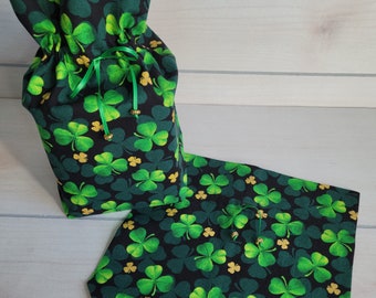 Tissue Cover with shamrock print for St Patrick's Day (fits square style tissue box 4.5" x 4.5 "x 5")