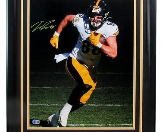 Pat Freiermuth Autographed 16x20 Photo Pittsburgh Steelers Framed Beckett 192918