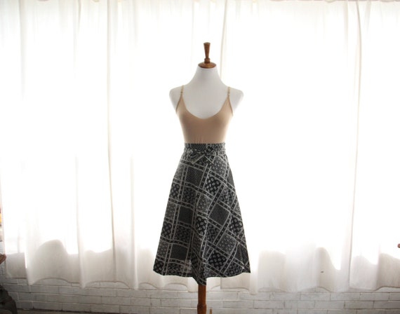 70s Vtg Wrap Skirt Black Paisley Bandana 2 XS Wom… - image 1