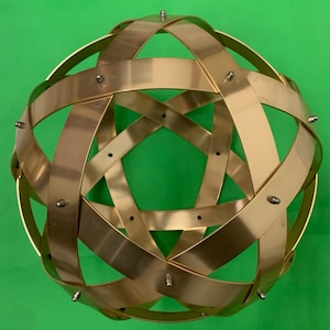 Genesa Pentasphere in Copper Aluminum, 32 cm in diameter, bands 20 mm wide and fixed with gray blind nuts