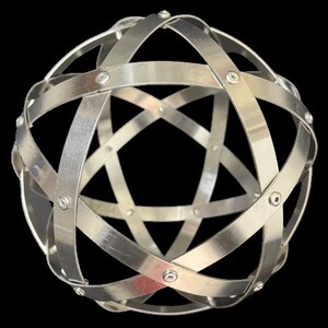 Genesa Pentasphere in Natural Brushed Aluminum 16 cm diameter with 10 mm intertwined symmetrical bands fixed with aluminum rivets