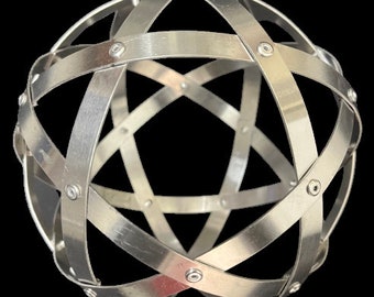 Genesa Pentasphere in Natural Brushed Aluminum 16 cm diameter with 10 mm intertwined symmetrical bands fixed with aluminum rivets