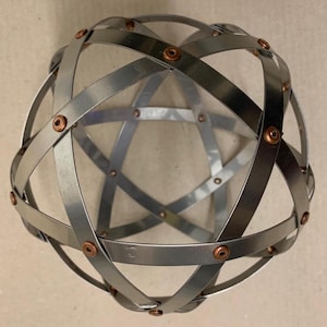 Genesa Stainless steel pentasphere, 16 cm in diameter, 10 mm wide bands and fasteners with copper rivets