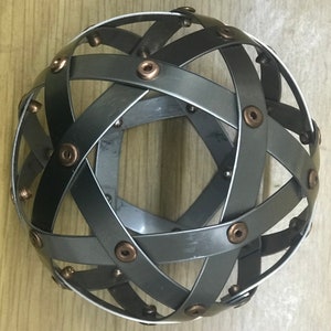 Genesa Penta Steel 10 cm in diameter, pocket, rivet fastening: always take it with you