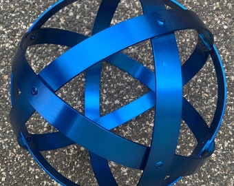 Genesa Crystal 21 cm diameter in anodized natural blue aluminum