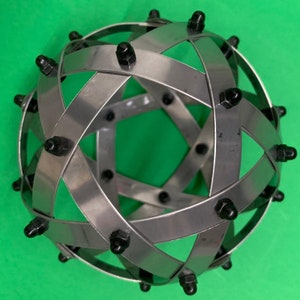 Genesa Penta Acier inoxydable de 10 cm de diamètre, fixation avec écrous noirs