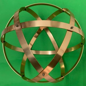 Genesa Crystal in Copper Aluminum, 32 cm in diameter, bands 20 mm wide and fixed with gray blind nuts