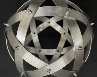 Genesa Pentasphere in Natural Brushed Aluminum 25 cm in diameter with 20 mm wide bands, symmetrical weaves and aluminum rivets