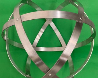 Genesa Crystal in Brushed Natural Aluminium 32 cm in diameter with 20 mm wide bands, symmetrical weaves and aluminium rivets