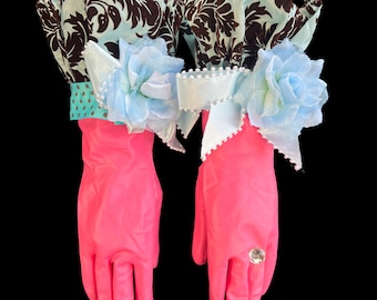 Kitsch Pink Latex Cleaning Gloves!