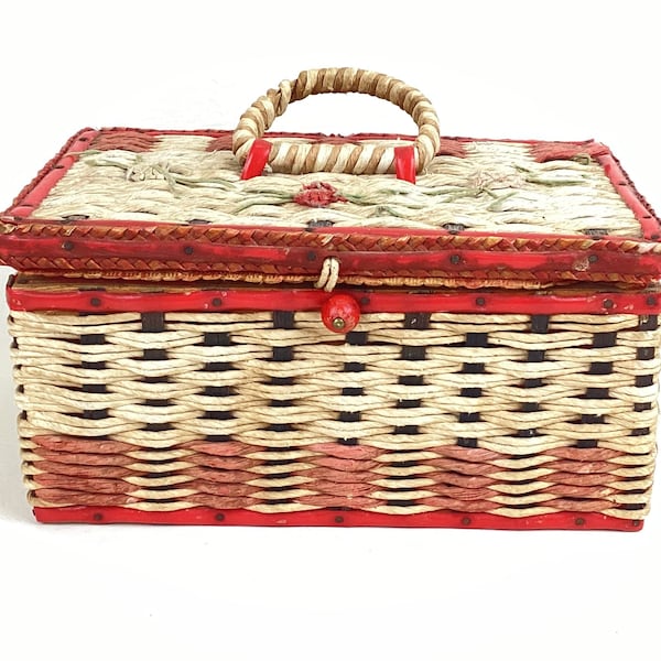 Vintage 1940s Sewing Basket, Contents Included, Buttons, Sewing Odds & Ends