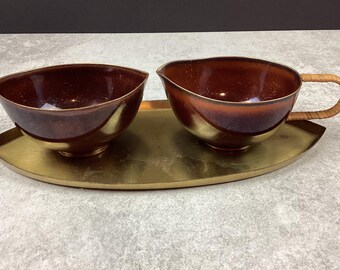 Zestaw do śmietanki i cukru A.G. Bunge z połowy XX wieku, emaliowany, z tacą, - obtłuczony