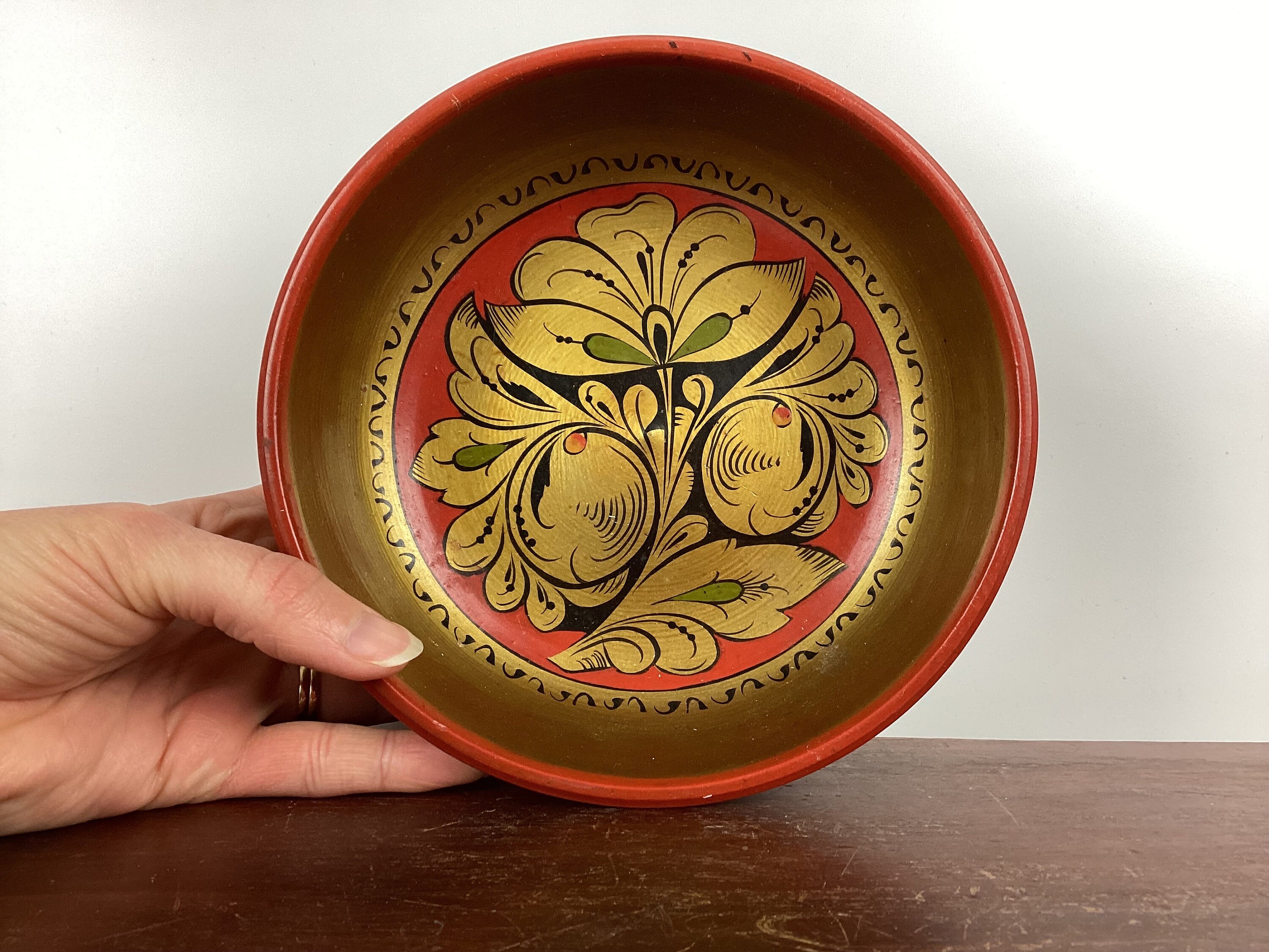 Beurrier En Bois Russe Khokhloma – Peint Main, Laqué, D14cm H8cm, Motifs Fleurs Et Baies