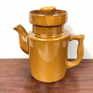 Mid Century 1970&#39;s Retro Stoneware Coffee Pot