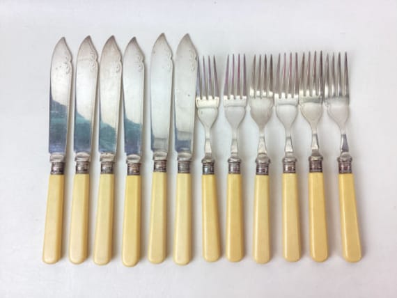Fish knives and forks antique sale