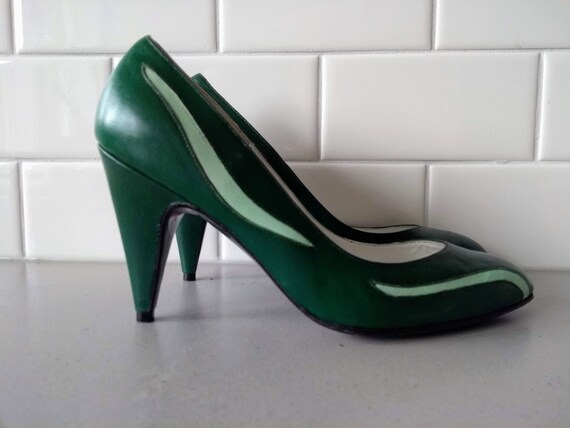 green pumps heels