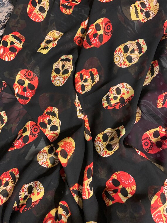 MAUVE WITH BLACK SKULLS HEAD SCARF// BANDANA 42X42/"