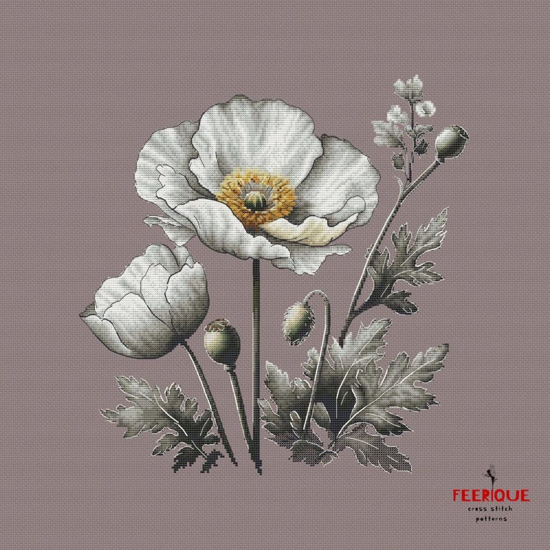 Pu&ograve; includere: Uno schema di punto croce con papaveri bianchi con foglie e steli grigi su uno sfondo viola chiaro. Lo schema &egrave; intitolato "Feerieque Cross Stitch Patterns".