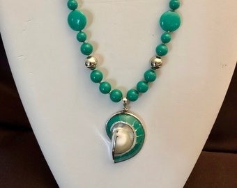 Gorgeous Vintage Green Nautilus Shell Necklace