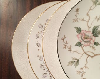 Vintage Mismatched China Set of 4 dinner plates.  1034