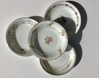 Vintage Mismatched China Desert Bowls, Fruit bowls,  Set of 4, Cottage Chic, Bridal Shower Luncheon, Holiday Table, Garden Party, 4045