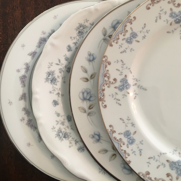 Vintage Mismatched China Set of 4 dinner plates. Blue and white theme. 1075
