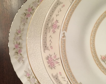 Vintage Mismatched China Set of 4 dinner plates. 1038