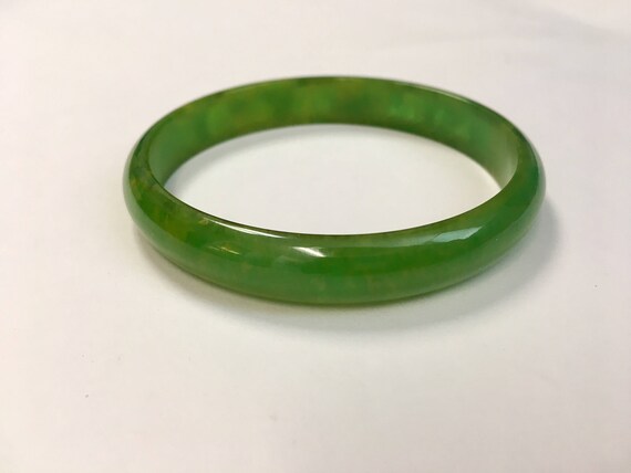 Bakelite Bracelet Glossy Green Spinach Marble Sim… - image 2