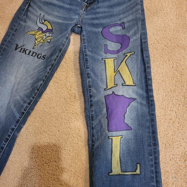 SKOL Minnesota Vikings Hand Painted Jeans 1 Women's Size 8 Long. Waist