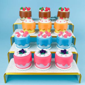3D Printed Fidget Cake Clicker Toy - Sensory Stress Relief Gadget, Unique Desk Accessory, Quiet Anxiety Spinner Gift
