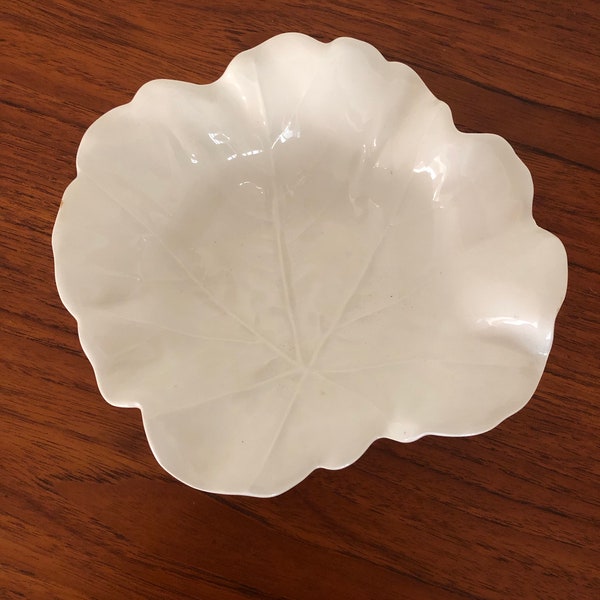 small william sonoma leaf dish