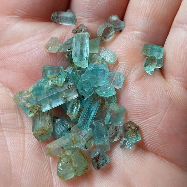 10 Grams Natural Green Beryl from Nigeria, Raw Emerald Crystals, loose emerald, Green Emerald crystals