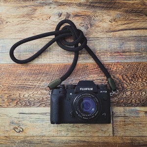 Black Camera neck strap for fujifilm, canon, leica, sony, film cameras.