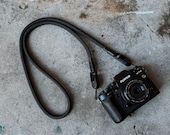Kamera Halsband schwarz, Kameraband fr Fujifilm, Canon, Leica, Sony,  Filmkameras Der minimalistische Gurt mit Quick-Release-Verschlssen -  Etsy.de