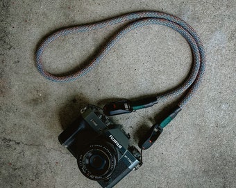 Mystique Camera neck strap with quick release attachments