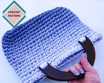 Crochet Easy Bag Pattern with crochet instructions. Simple Crochet purse Pattern for beginners, sturdy Bag pattern using tshirt yarn.