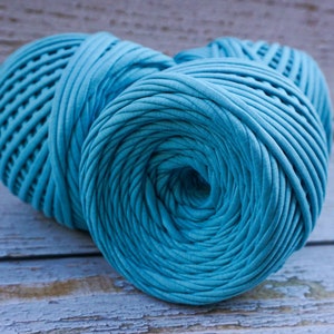 T-shirt yarn, textile chunky yarn for crochet bags, rugs and baskets. Jersey yarn, ribbon tshirt yarn. ocean weave t shirt yarn.