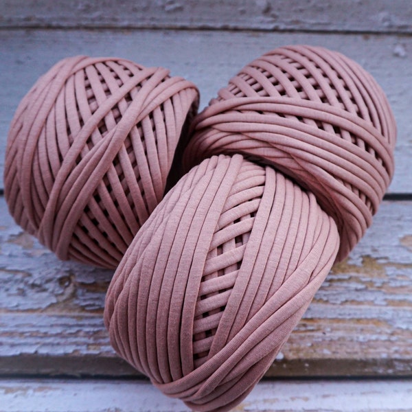 T-shirt yarn, cotton chunky yarn for crochet bags, rugs and baskets. Textile fabric, recycled t-shirt yarn for crochet . Tan 87