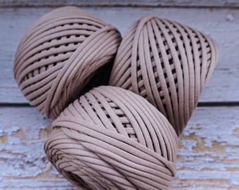 T-shirt yarn, cotton chunky yarn for crochet bags, rugs and baskets. Textile fabric, recycled t-shirt yarn. Cacao beige tshirt yarn 10