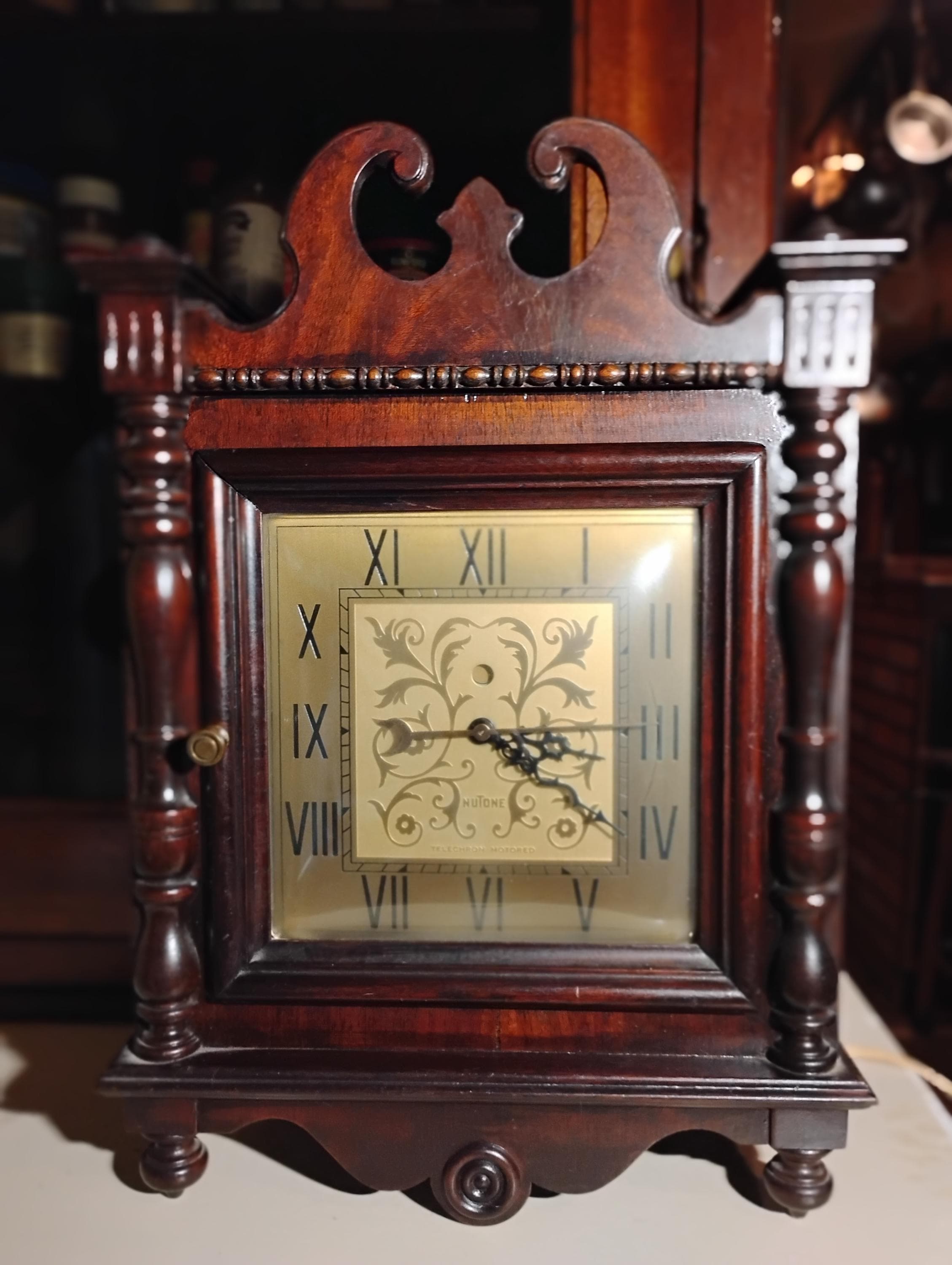 Electric Ornate Mantle Clock - Wood - Telechron U.S.A. - V 20, Cy