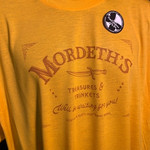 Mordeth&#39;s Fine Gifts - Wheel of Time Vintage Randland Souvenir Lightweight Tee - Multiple Color Options - UNISEX SIZING