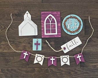 Pascua - Él ha resucitado - Paquete de kit de decoración de bandeja con niveles temáticos - Múltiples opciones de color
