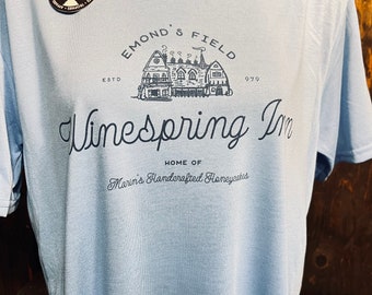 Winespring Inn - Wheel of Time Vintage Randland Souvenir Lightweight  Tee - Multiple Color Options - UNISEX SIZING