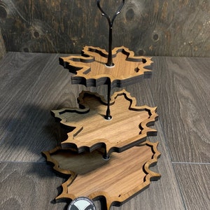 Vassoio a strati in vero legno a forma di foglia d&#39;acero - Opzioni di legno e hardware personalizzate - Pronto da montare