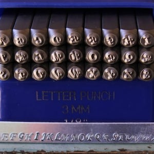 Juego de letras de sello de metal en mayúsculas con fuente Corsiva elegante de 3 mm - Sello de joyería - SGE-1U