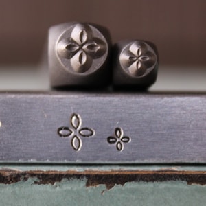 5mm and 3mm Simple Flower 2 Marking Metal Design 2 Stamp Set - Supply Guy Stamp - SGCH-453452