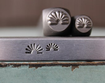 Set di 2 timbri in metallo con design a raggiera indiana da 7 mm e 5 mm per la creazione di gioielli fai da te - Kit per stamping, strumenti, pressa, macchina e forniture - SGCH-454455